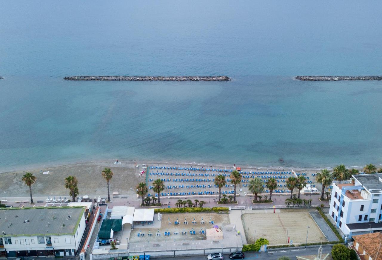 Hotel Villa San Giuseppe San Bartolomeo Al Mare Dış mekan fotoğraf