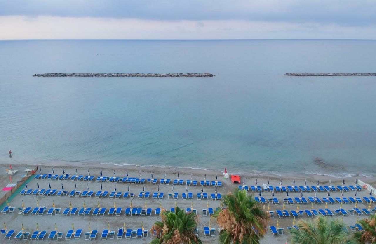 Hotel Villa San Giuseppe San Bartolomeo Al Mare Dış mekan fotoğraf